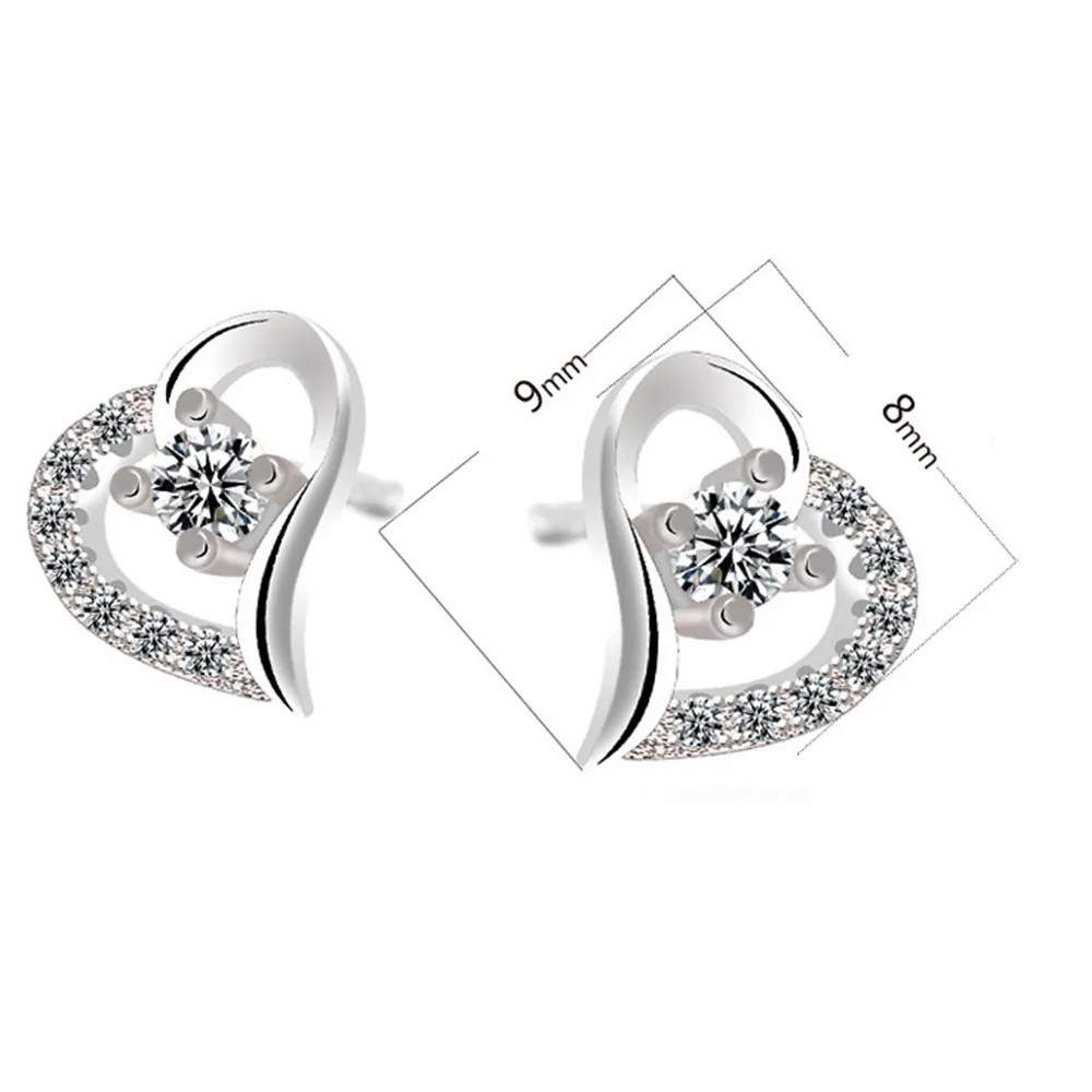 Eleganti orecchini d'argento con solitario a forma di cuore